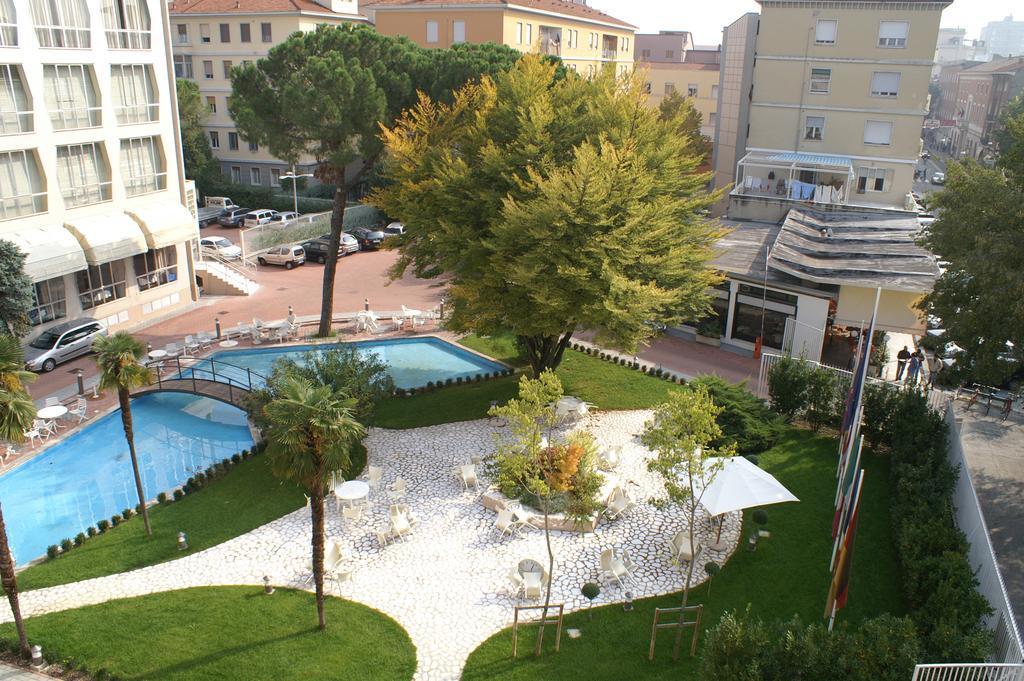 Hotel Della Citta Et De La Ville Forlì Esterno foto